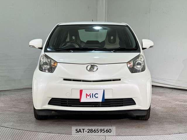 Toyota IQ 2012-01 1327978-2