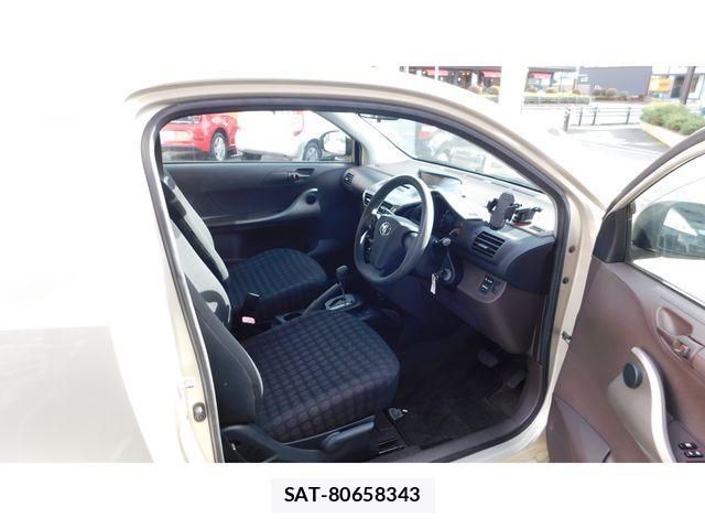 Toyota IQ 2009-01 1361966-9