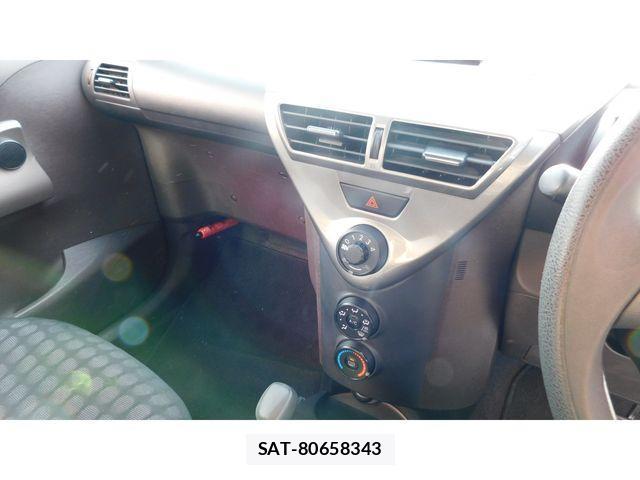 Toyota IQ 2009-01 1361966-14
