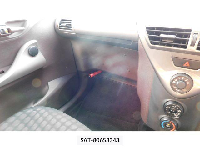 Toyota IQ 2009-01 1361966-16