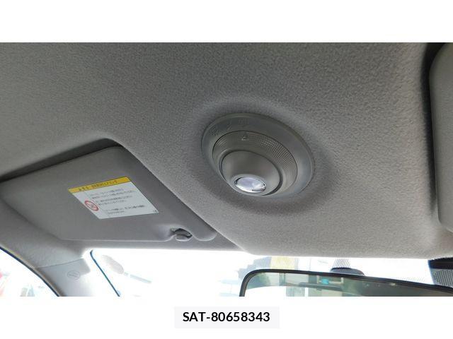 Toyota IQ 2009-01 1361966-17