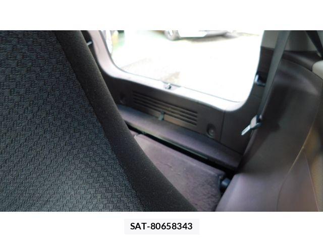 Toyota IQ 2009-01 1361966-23