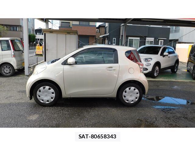 Toyota IQ 2009-01 1361966-8