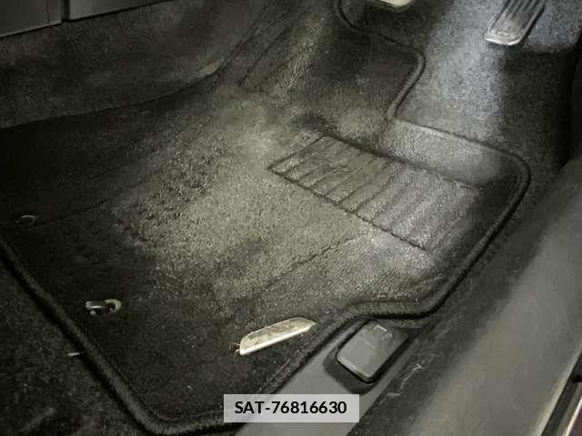Toyota IQ 2012-09 1391210-15