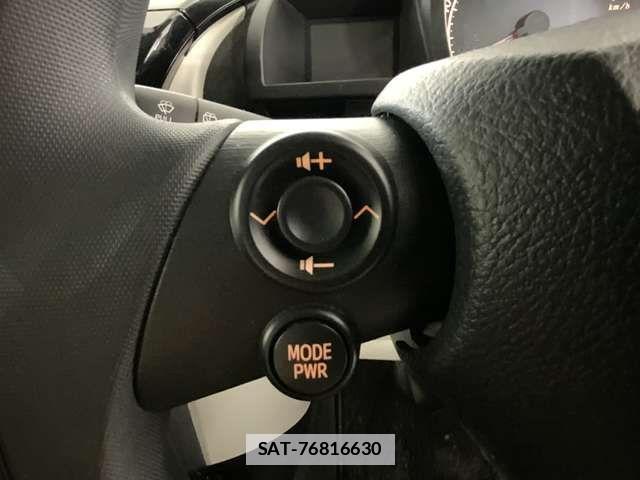 Toyota IQ 2012-09 1391210-18