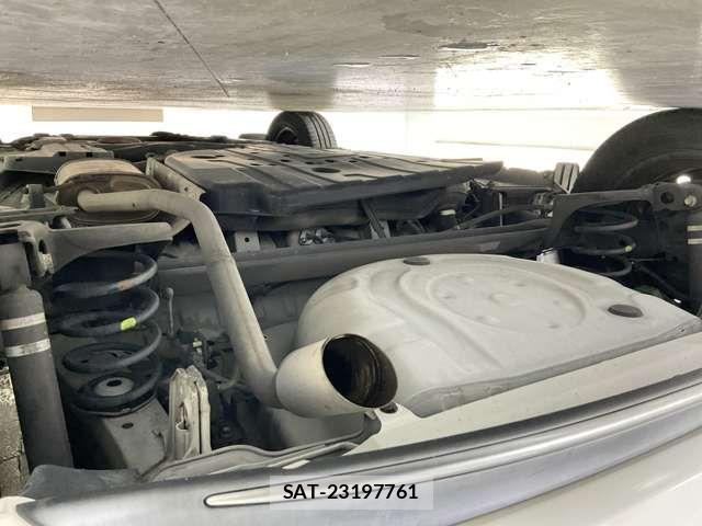 Toyota IQ 2013-01 1472941-9