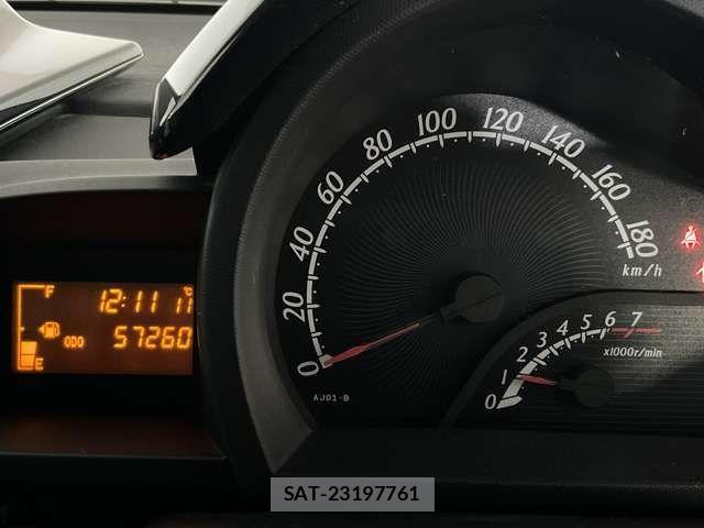 Toyota IQ 2013-01 1472941-10