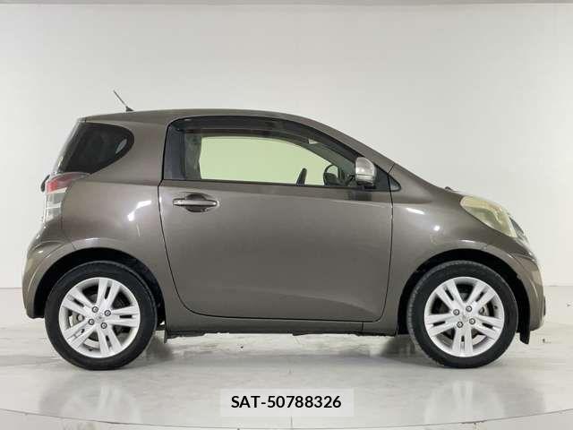 Toyota IQ 2013-10 1625284-6