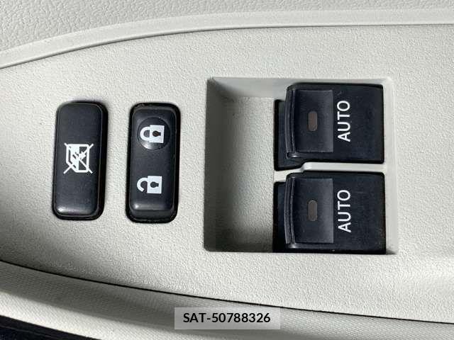 Toyota IQ 2013-10 1625284-13