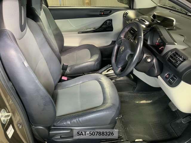 Toyota IQ 2013-10 1625284-14