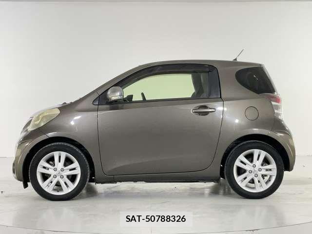 Toyota IQ 2013-10 1625284-2