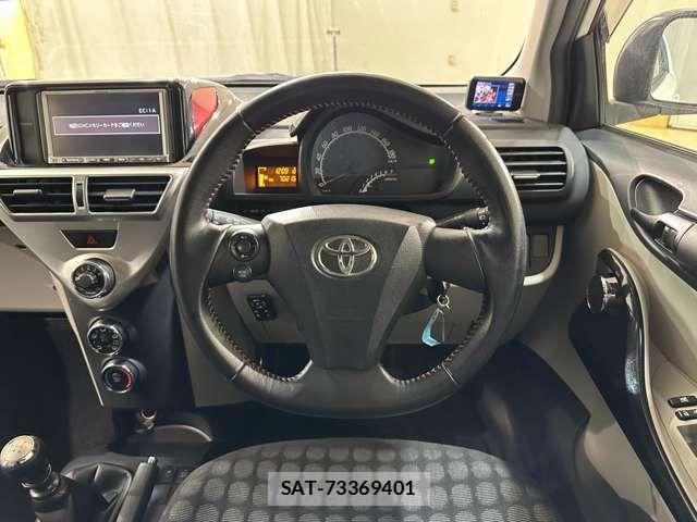 Toyota IQ 2012-01 1870859-11