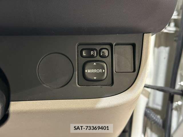 Toyota IQ 2012-01 1870859-13