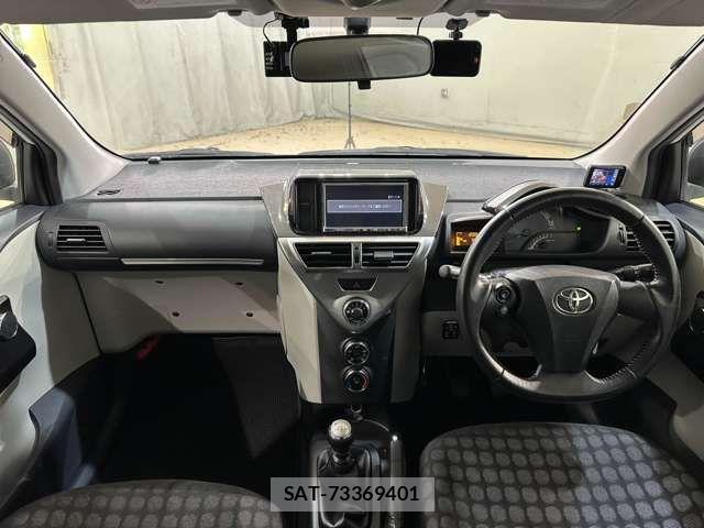 Toyota IQ 2012-01 1870859-15