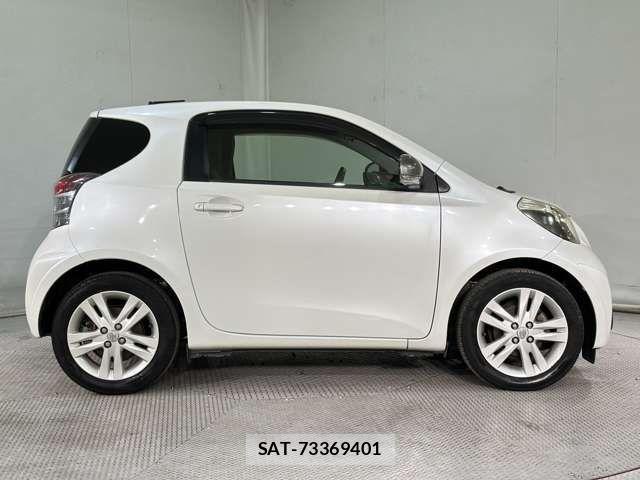 Toyota IQ 2012-01 1870859-3