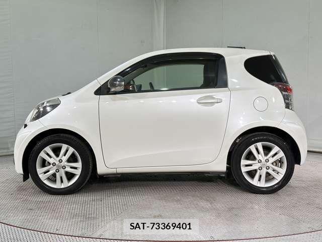 Toyota IQ 2012-01 1870859-7