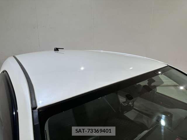 Toyota IQ 2012-01 1870859-8