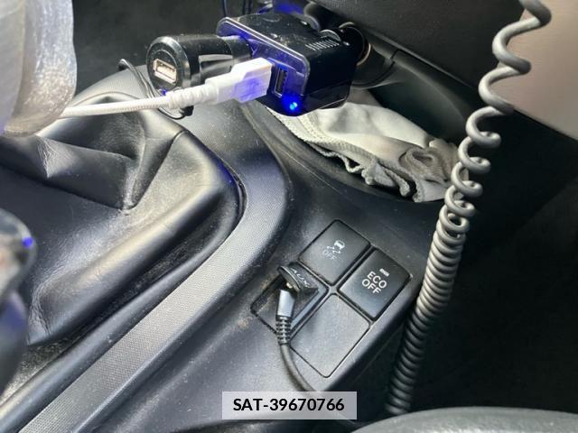 Toyota IQ 2014-09 2667253-11