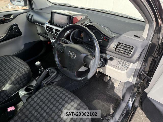 Toyota IQ 2011-01 2667250-10
