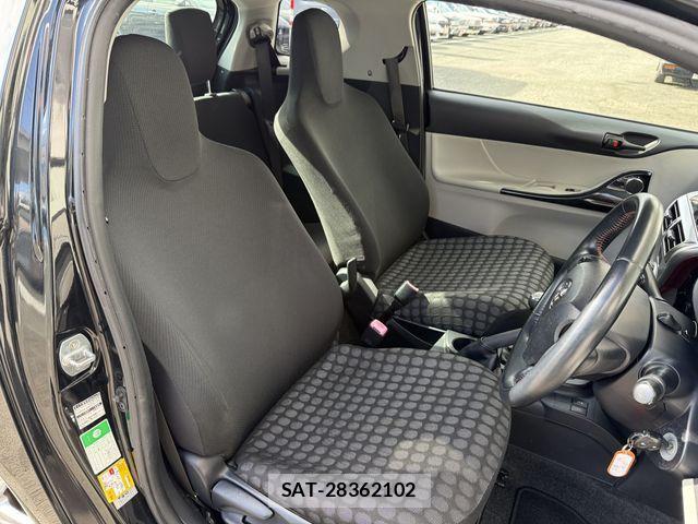 Toyota IQ 2011-01 2667250-11