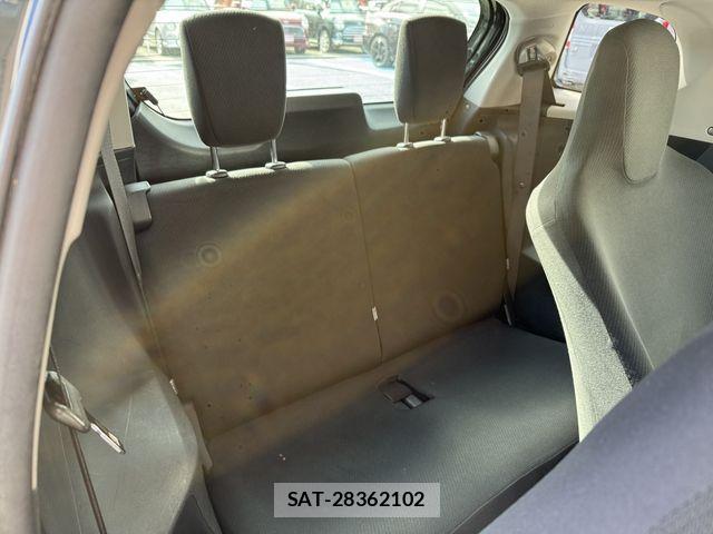 Toyota IQ 2011-01 2667250-12