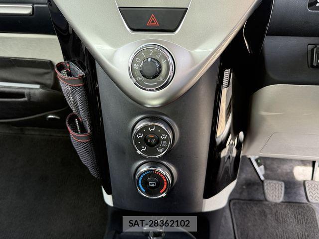 Toyota IQ 2011-01 2667250-23