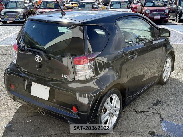 Toyota IQ 2011-01 2667250-3