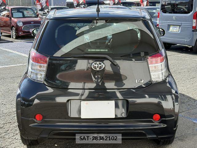 Toyota IQ 2011-01 2667250-4