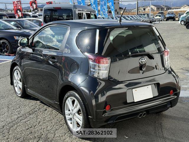 Toyota IQ 2011-01 2667250-5