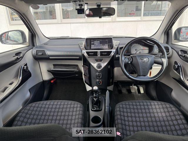 Toyota IQ 2011-01 2667250-8