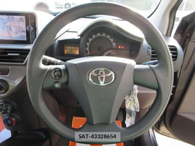 Toyota IQ 2009-08 2962078-11