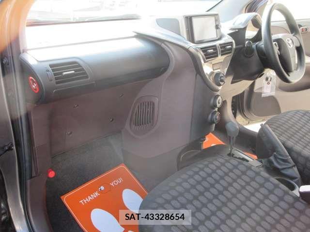 Toyota IQ 2009-08 2962078-13