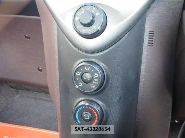 Toyota IQ 2009-08 2962078-16