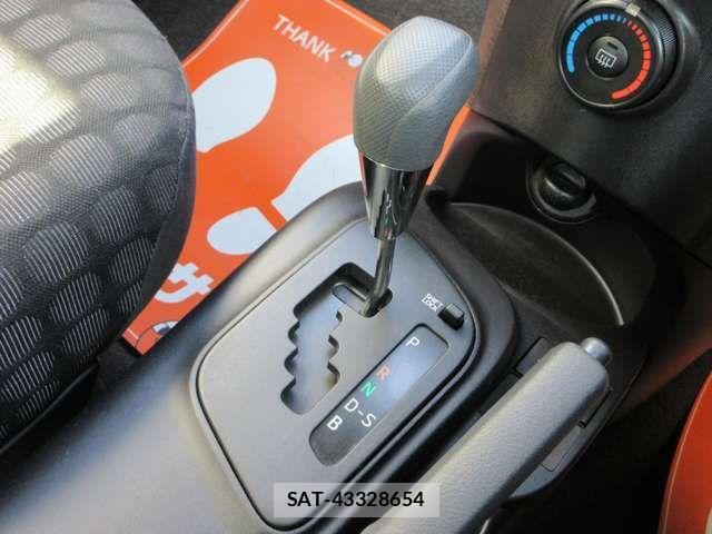 Toyota IQ 2009-08 2962078-17