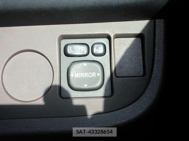 Toyota IQ 2009-08 2962078-19