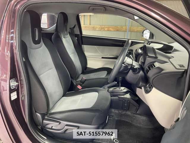Toyota IQ 2014-01 3770112-12