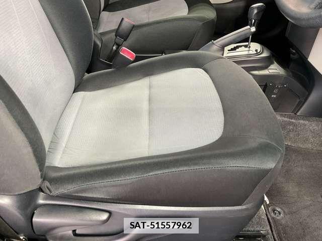Toyota IQ 2014-01 3770112-16
