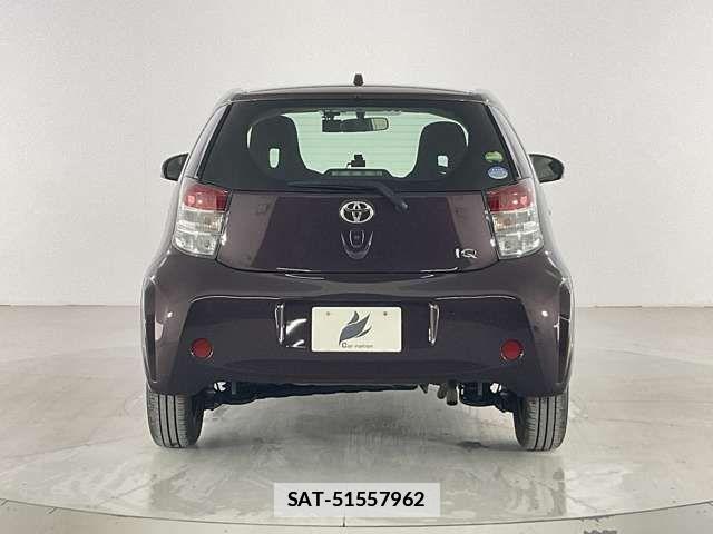 Toyota IQ 2014-01 3770112-4