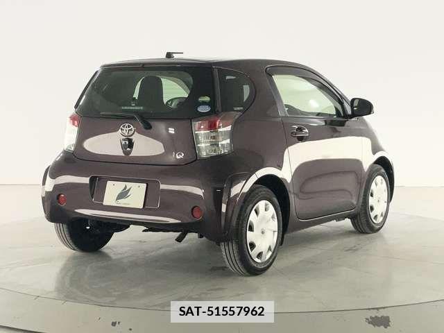 Toyota IQ 2014-01 3770112-5