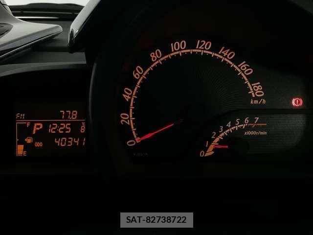 Toyota IQ 2013-01 5869711-10