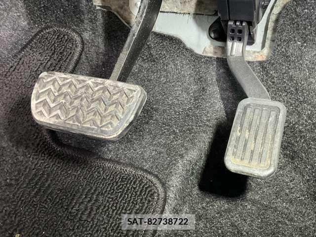 Toyota IQ 2013-01 5869711-18