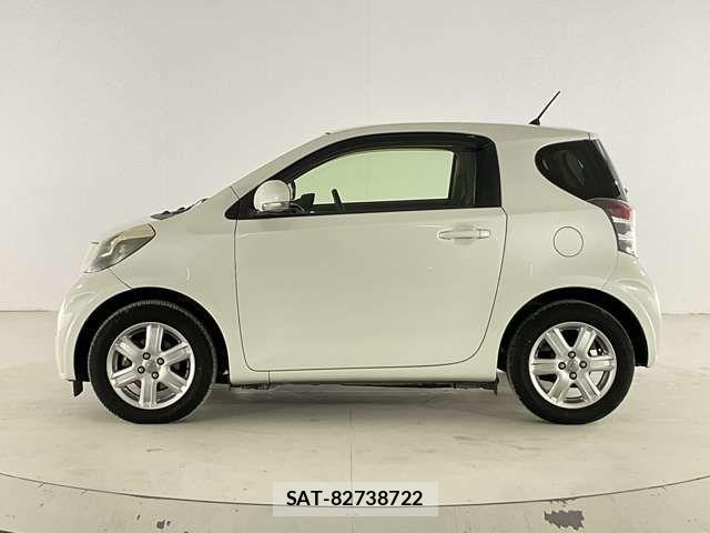 Toyota IQ 2013-01 5869711-2