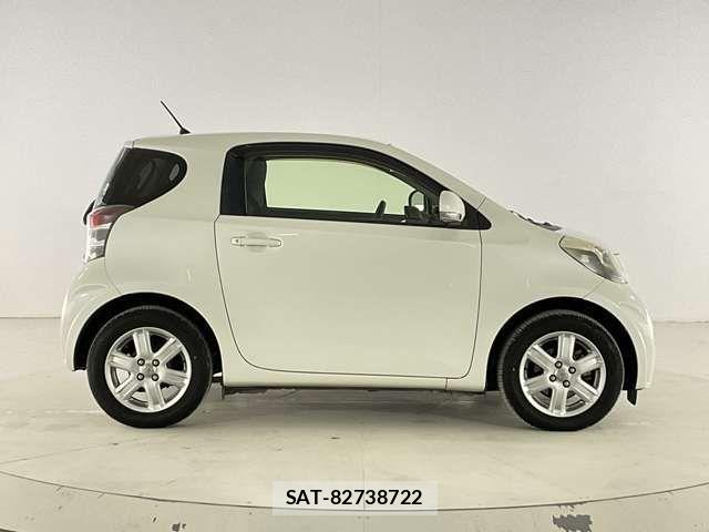 Toyota IQ 2013-01 5869711-6