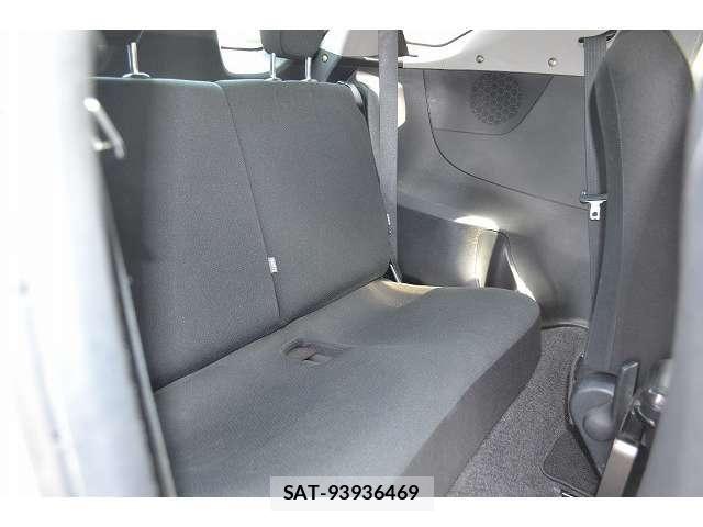 Toyota IQ 2013-01 6001351-15