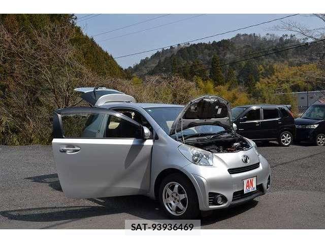 Toyota IQ 2013-01 6001351-21