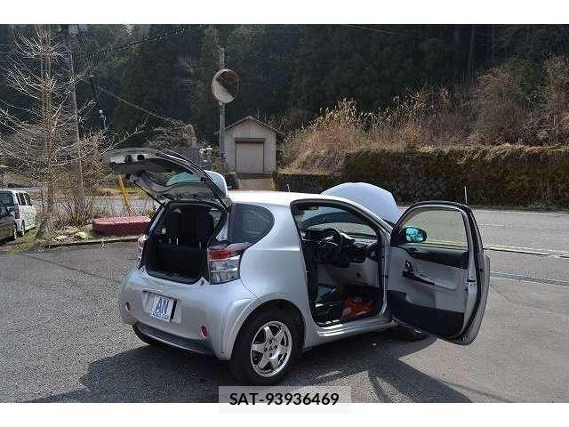 Toyota IQ 2013-01 6001351-26