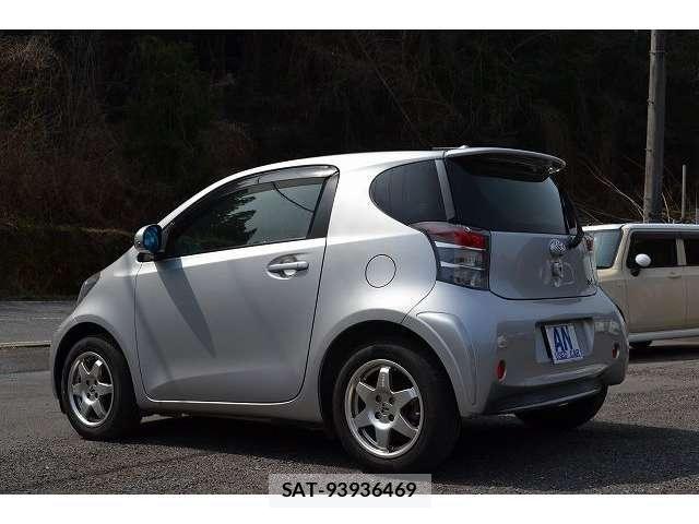 Toyota IQ 2013-01 6001351-5