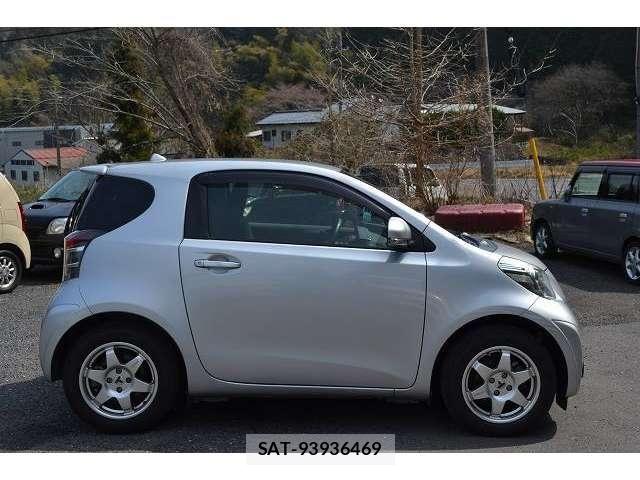 Toyota IQ 2013-01 6001351-8