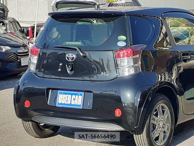 Toyota IQ 2012-11 6271894-11