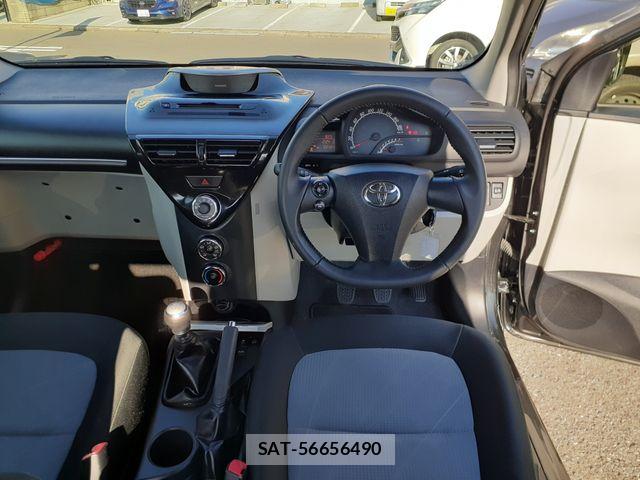Toyota IQ 2012-11 6271894-15
